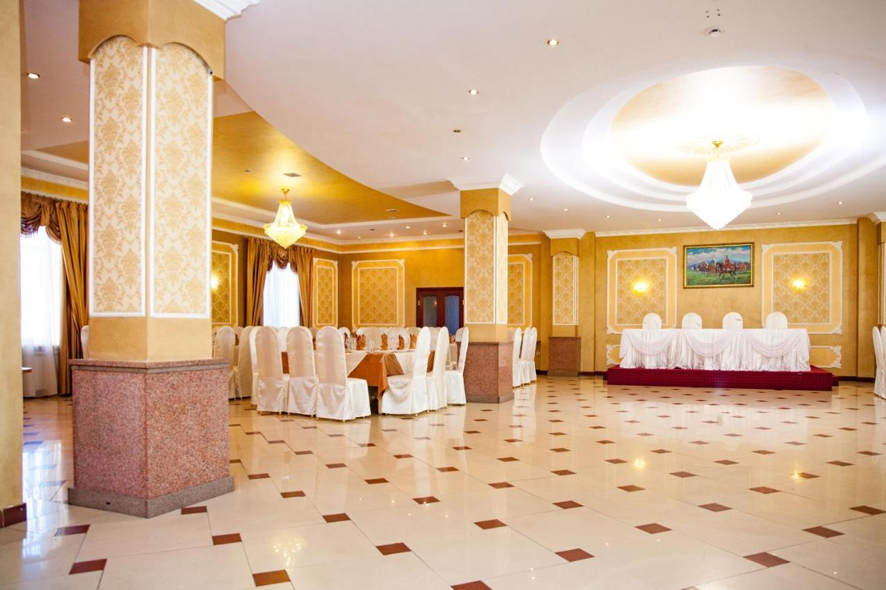 Ak Samal Hotel Karagandy Екстериор снимка